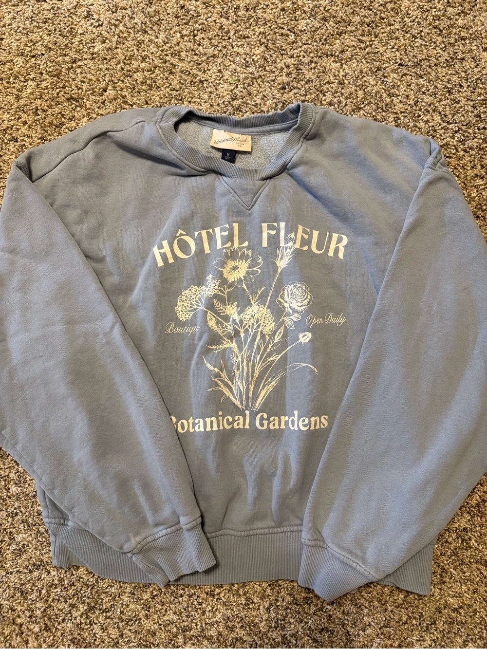 Universal Thread Dusty Blue 'Hôtel Fleur' Botanical Crewneck